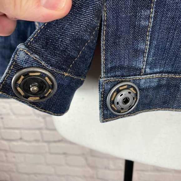 Elie Tahari Denim Jean Jacket size Medium w/ Silk Lining EUC - Picture 3 of 12